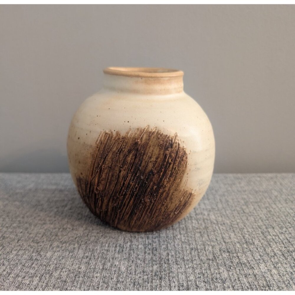 Handmade Beige/Brown Textured  Pottery Jar/Vase, 5 1/4" Tall, Signed "Susan" - Picture 2 of 5